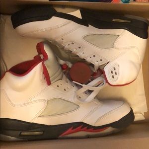 Air Jordan 5 Retro - Size 7Y